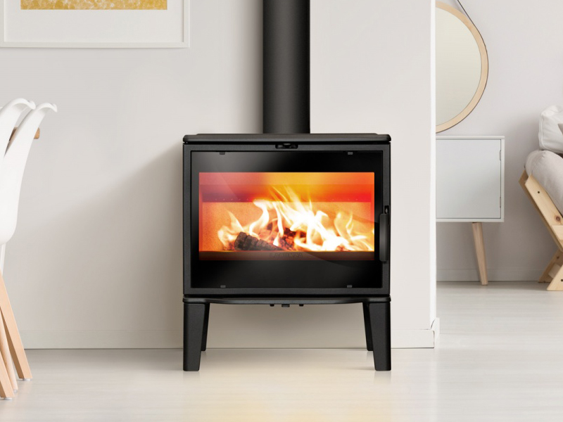 <b>Reference:</b>BIARRITZ <br> 
<b>Description:</b><br>- Cast Iron Stove <br>
- Extra clean glass system<br>
- Heat output range: 6.5-11.5kW <br>
- Efficiency: 77% <br>
- Nominal heat output: 9kW <br>
- Flue socket: ø150 MM<br>
- Heating area: 80 m2 <br>
- Heating volume: 200 m3 <br>
<b>External Dimensions:</b><br>- L= 63CM<br>- W= 42CM<br>- H= 72CM<br>
<b>Firebox Dimensions:</b><br>- L= 55CM<br>- W= 23CM<br>- H= 23CM<br>
<b>Weight:</b> 120KG