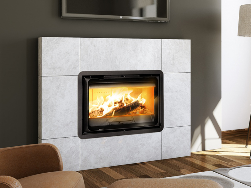 <b>Reference:</b> K2 800 <br> 
<b>Description:</b><br>- Fireplace Wood Insert <br>
- Ask for the grill 100 €<br>
- Double turbine<br>
- Potentiometer with remote control included as standard<br>
- Heat output range: 6-11kW <br>
- Efficiency: 78% <br>
- Nominal heat output: 8.5kW <br>
- Flue socket: ø200 MM<br>
- Heating area: 76 m2 <br>
- Heating volume: 189 m3 <br>
<b>Dimensions:</b><br>- L= 82CM<br>- W= 50CM<br>- H= 518/584CM<br><b>Weight:</b> 150KG