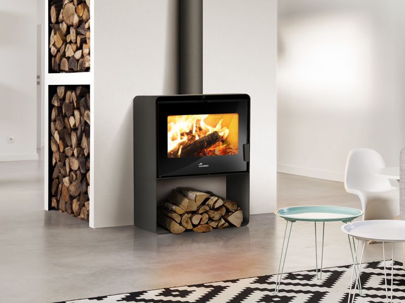 <b>Reference:</b> ATLANTIC 603 <br> 
<b>Description:</b><br>-Freestanding Stove <br>
- Extra clean glass system<br>
- Heat output range: 8.5-15.5kW <br>
- Efficiency: 85% <br>
- Nominal heat output: 12kW <br>
- Flue socket: ø150 MM<br>
- Heating area: 107 m2 <br>
- Heating volume: 267 m3 <br>
<b>External Dimensions:</b><br>- L= 60CM<br>- W= 40CM<br>- H= 85CM<br>
<b>Firebox Dimensions:</b><br>- L= 53CM<br>- W= 28CM<br>- H= 22CM<br>
<b>Weight:</b> 90KG